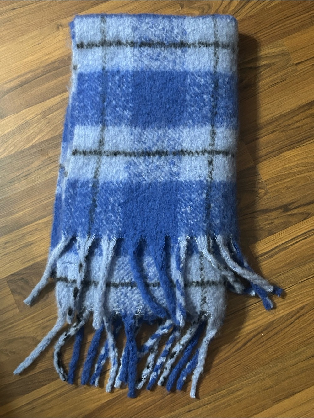 Steve Madden Oversized Fringe Scarf Blue Plaid Fuzzy Blanket Throw Wrap